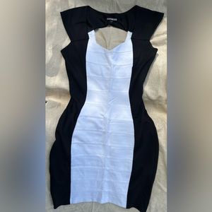 VINTAGE🌟NWOT Express black/white Bodycon form fitted cocktail Dress side…